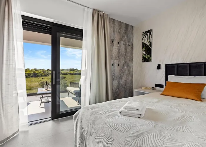 Polaris & Antares * Pula