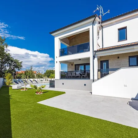 Polaris & Antares Villa